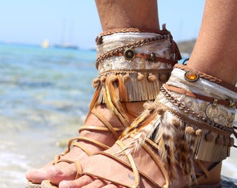 Boho Gold Anklet Cuffs with Feather Fringe, Foot Jewelry for Women, Festival Ankle Bracelet, Sandal Charms, Bohemian Ankle Wrap