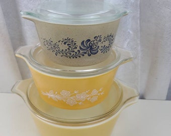 Vintage Pyrex Covered Yellow Casserole Dish 2.5qt