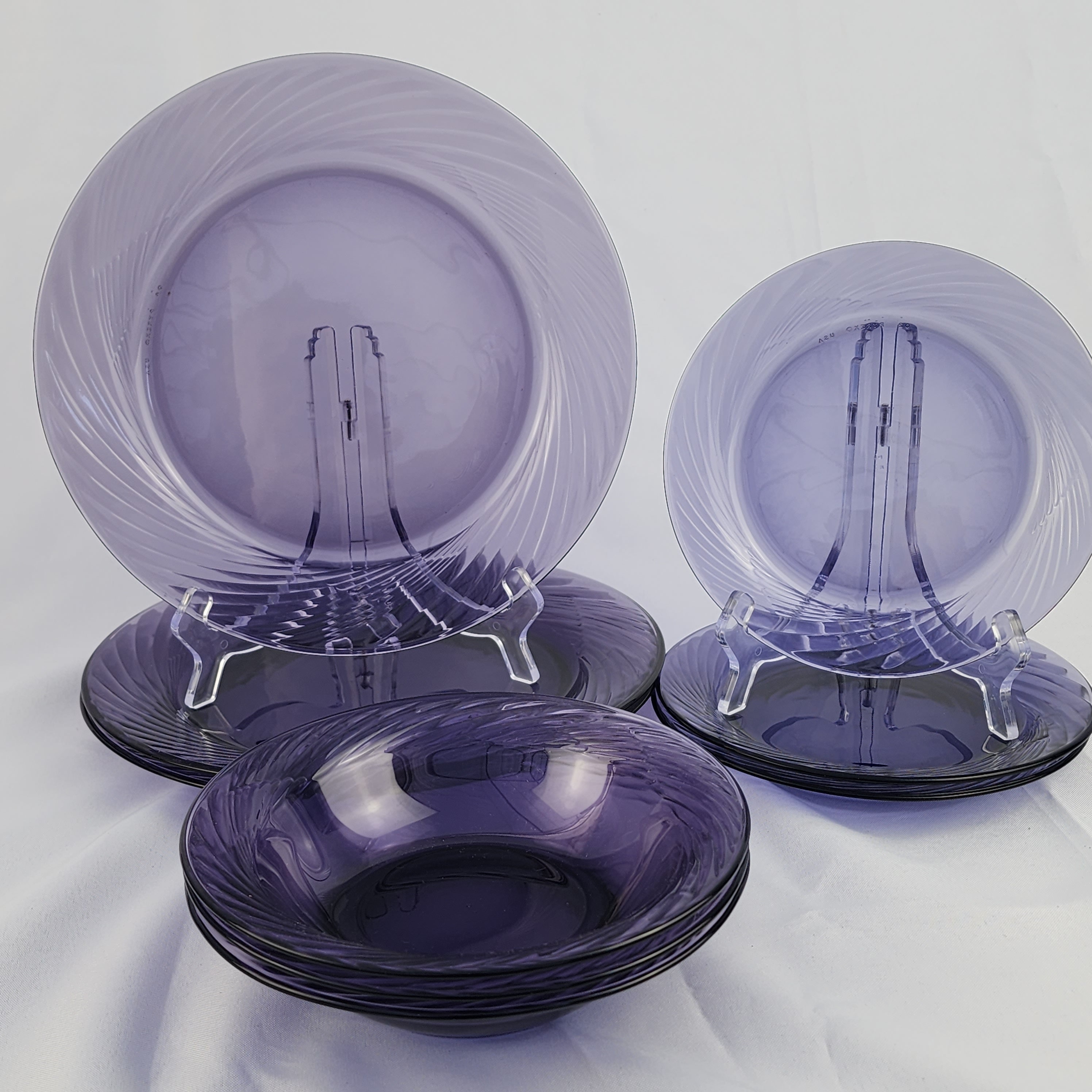 Purple glass dinnerware online