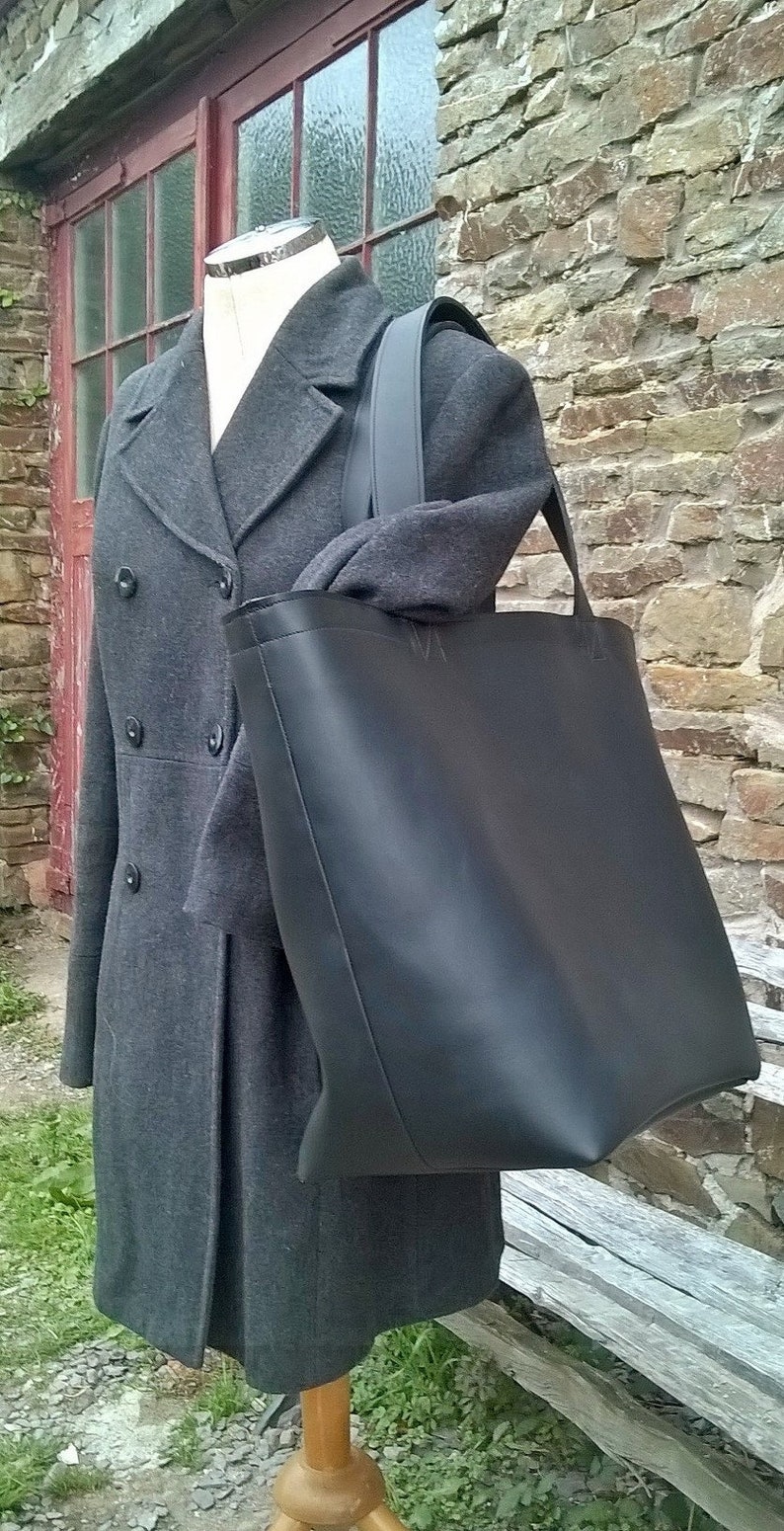giant holdall
