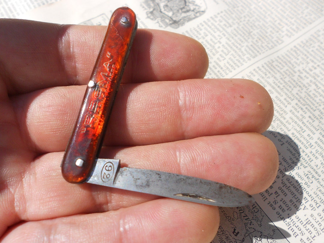 Pen Knife Pocket Knife REGMA 1 Blades Very Small Ladies Bakelite Handle