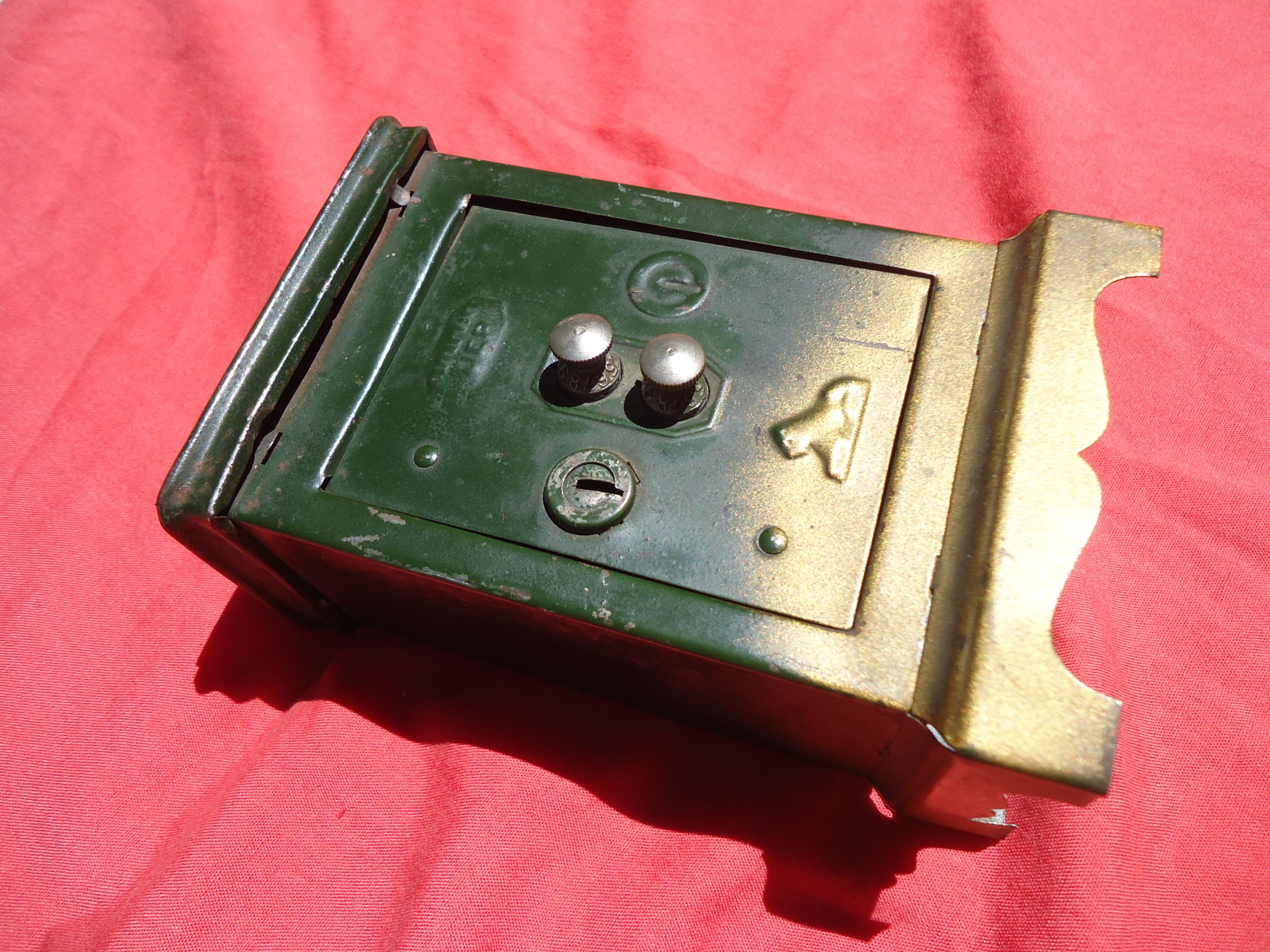 Jep Argent Boîte Des Années 1950 Vintage Français Toy Safe en Forme d'argent Peugeot France