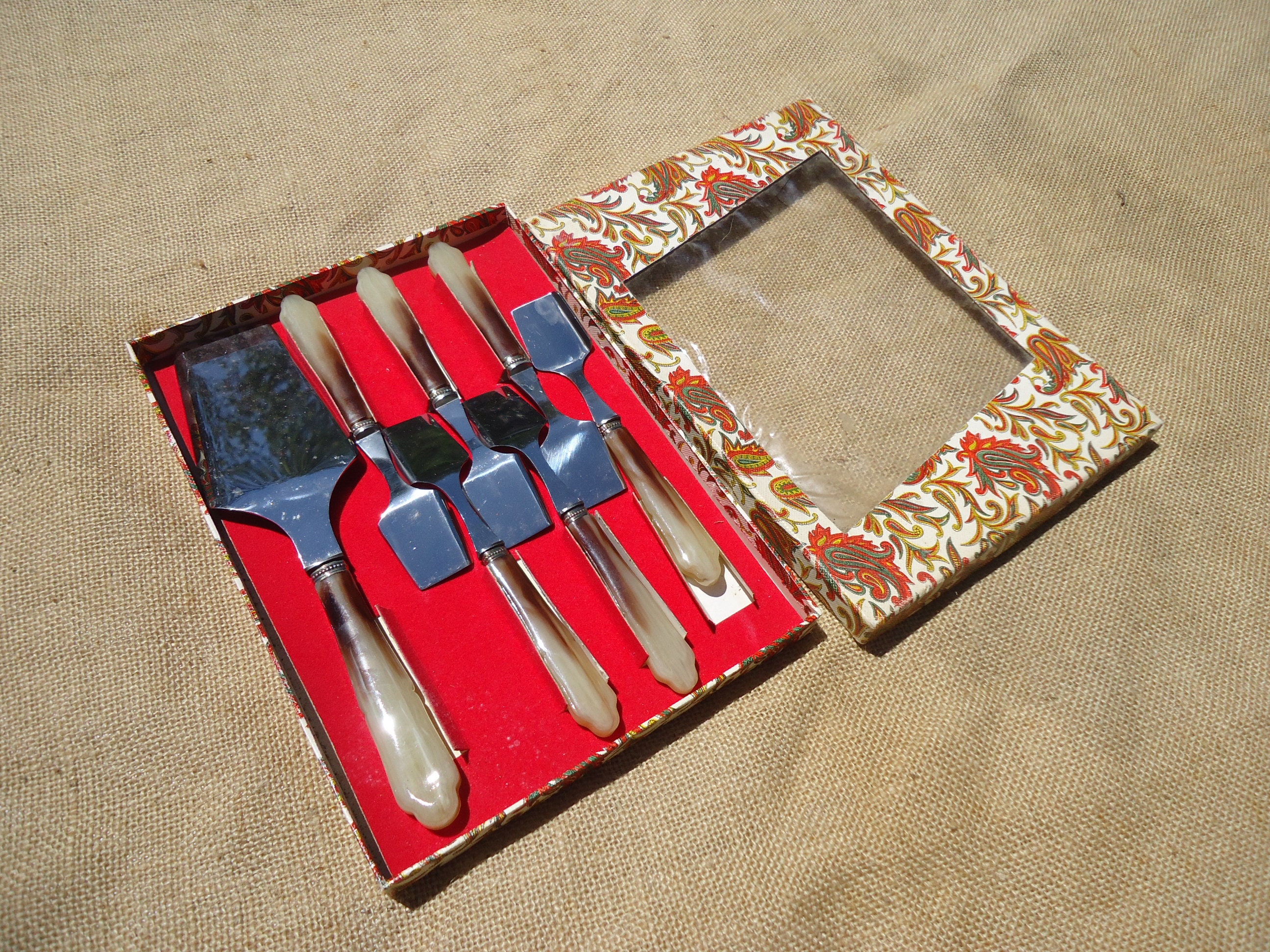 Gâteau ou Dessert Slice Serving Set Vintage Français Cake With 6 Spoons 1960S in Original Box Unused