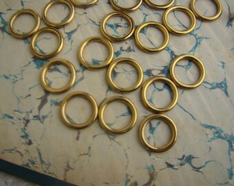 Petits anneaux de rideaux en laiton doré, lot de 20 vintage français de 3 cm ou 1,2 po. Idéal pour rideaux légers, filets, etc.