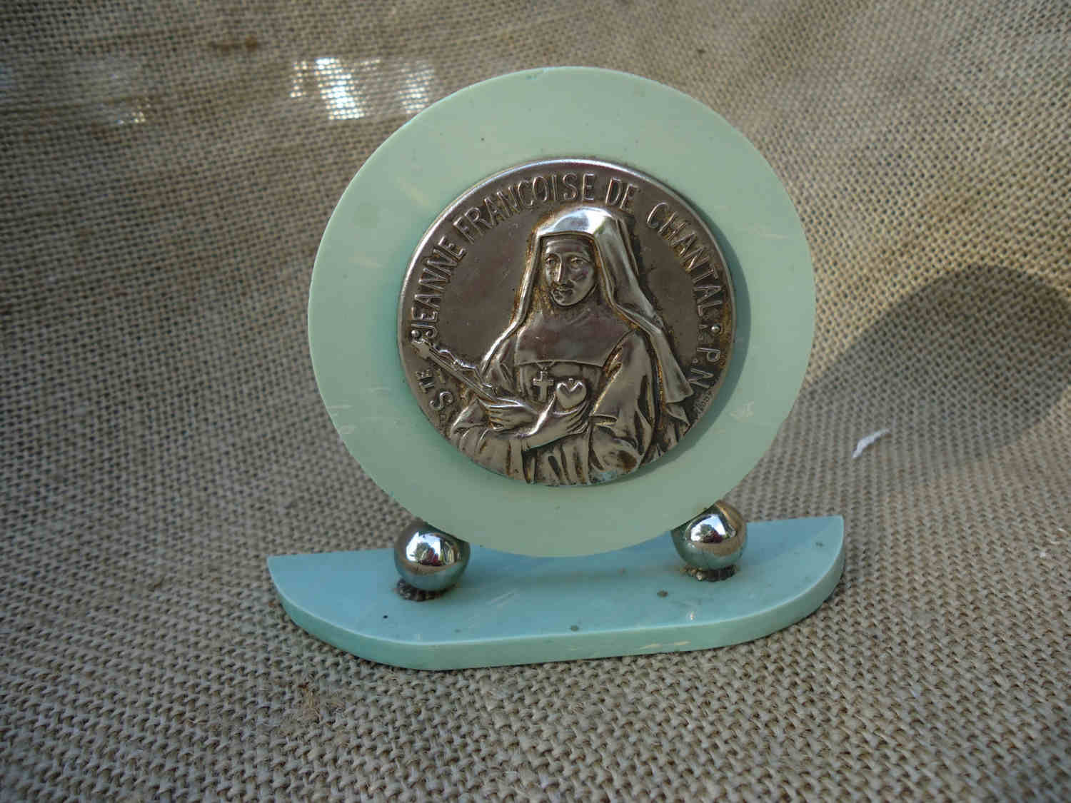 Lourdes Commémorative Plaque Vintage Français Souvenir de St Jeanne Francoise Chantal Sanctuaire Cat