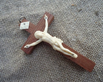 Crucifix Pendent Vintage French Solid Teak Wood Pilgrimage Cross 1960s Catholic First Holy Communion Gift 3.8 x 2 inches or 9.5 x 5.5 cm