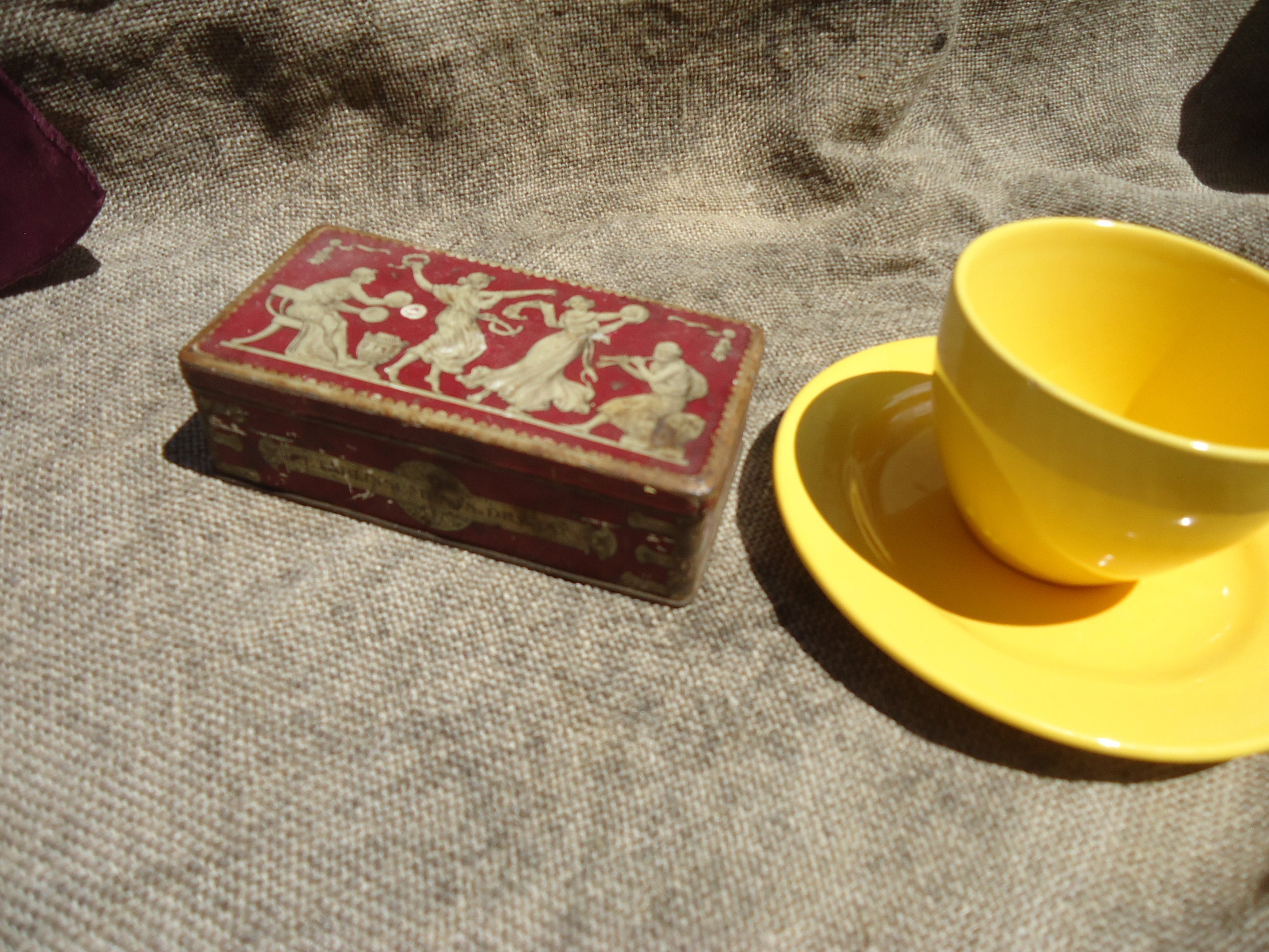 Candy Tin Sweet Chocolate Box Etablissements Debray Paris 1930 Greco Roman Designs & A Picture Of Th