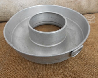 Ring Cake Pan or Tin Mould Unusual Aluminum Vintage French 9 inch or 23 cm Diameter Decorative Kitchen Utensil