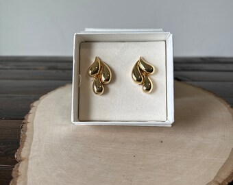 Vintage Gold Earrings, Vintage Krementz Raindrop Gold Earrings in Original Box, Vintage Krementz 14K Gold Clip On Style Earrings