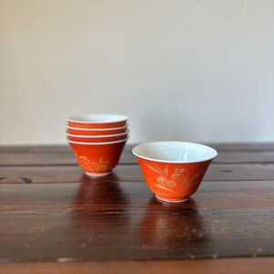 Vintage Chinese Porcelain Saki Cups Set of 5, Hand Painted Signed Porcelain Tea Cups or Saki Set