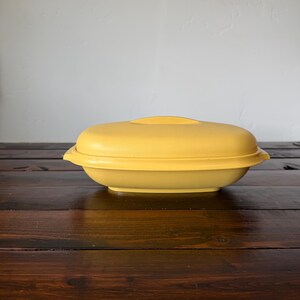 Vintage Tupperware Covered Casserole Dish | Harvest Gold Serving Dish with Lid | Retro 70s Kitchen Storage | Rectangular Tupperware