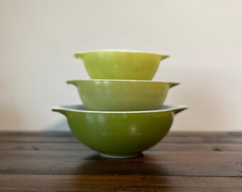 Vintage Pyrex Verde Cinderella Mixing Bowl Set, 60's Vintage Pyrex Ombre Green Cinderella Dish Set