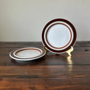 Set of 2 Mid Century Arabia Finland Rosmarin Salad Plates Signed Ulla Procope, Vintage Arabia Finland Rosmarin Brown Plates Set of 2