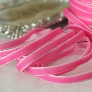 1/4 inch (6mm) Cameilla Rose Skinny Velvet Ribbon VRPH14-011