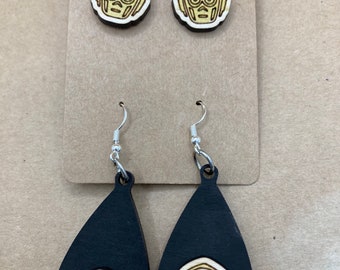 D019 C3PO Wooden Earrings - Space Wars Earrings - Vacation Jewelry - Dangle Earrings - Stud Earrings