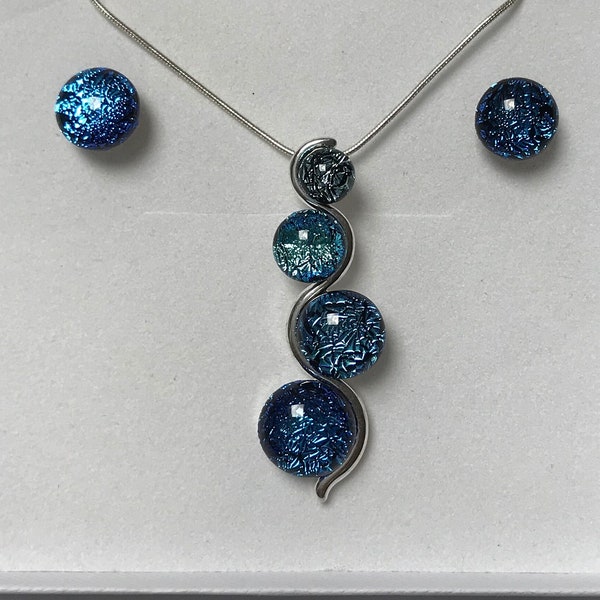Aqua and Sea Blue Mix Multicoloured Dichroic Glass S Shaped Pendant and Stud Earrings Jewellery Set in Box