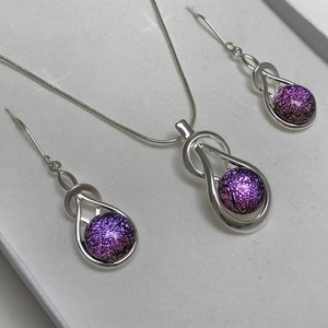 Orchid Pink Purple Dichroic Glass Celtic Knot Pendant and Drop Earring Jewellery Set