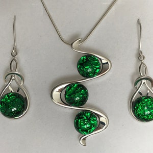 Emerald Green Dichroic Glass Pendant & Large Drop Earring Jewellery Set and Box