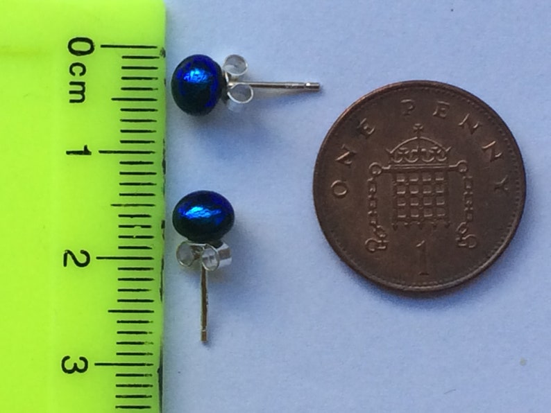 Petites boucles d'oreilles rondes bleu cobalt électriques avec embouts en argent sterling 925 ou en acier chirurgical hypoallergénique image 4