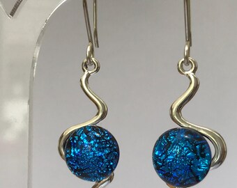 アクセサリー Organic motif Glass Earrings - clear Cornflower Blue Dichroic Glass S Shaped Drop Dangle Earrings With
