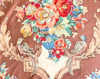 Superbe tissu en coton floral des années 1860 bloqué à la main pour Hazelton House, Canada. Rose Carol. Louis XV