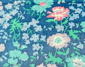 Tela vintage Liberty of London de algodón Tana Lawn con estampado floral azul. Fat Quarters. Patchwork, acolchado y vestidos de muñecas.