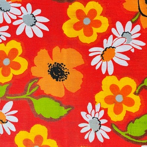 Gestileerde katoenen stof uit de jaren 60. Kleermakerij, interieur. Pop-art bloemen. Naaiprojecten