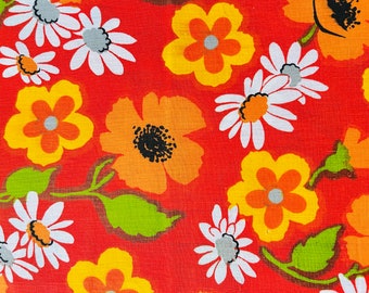 1960’s Stylised Floral Cotton Fabric. Dressmaking, Interiors. Pop Art Floral. Sewing Projects