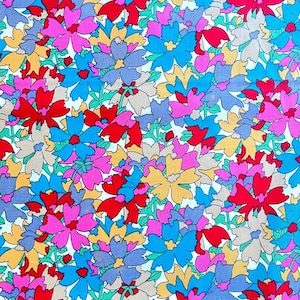Tissu floral lumineux en coton Liberty des années 1970. Couture, sacs, coussins, projets de couture. Métrage.