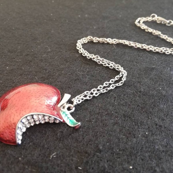 Snow White Necklace; Poisoned Apple; Bitten Apple Necklace; Evil Queen; OUAT Necklace; Gift for her