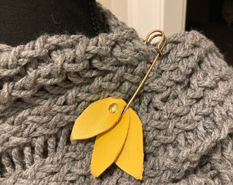 Scarf pins