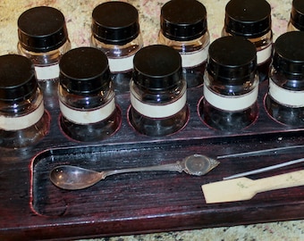 Grand kit d'alchimiste n° 10, kit de sorcellerie, bouteilles vintage de la collection curiosité, kit de potion en bois, apothicaire antique, université sombre