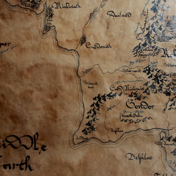 MITTEL ERDE Karte, eigenes Design inspiriert von Werken von J.R.R. Tolkien (Bitte, Beschreibung lesen). Handgemacht. Imitiert Pergament. LoTR