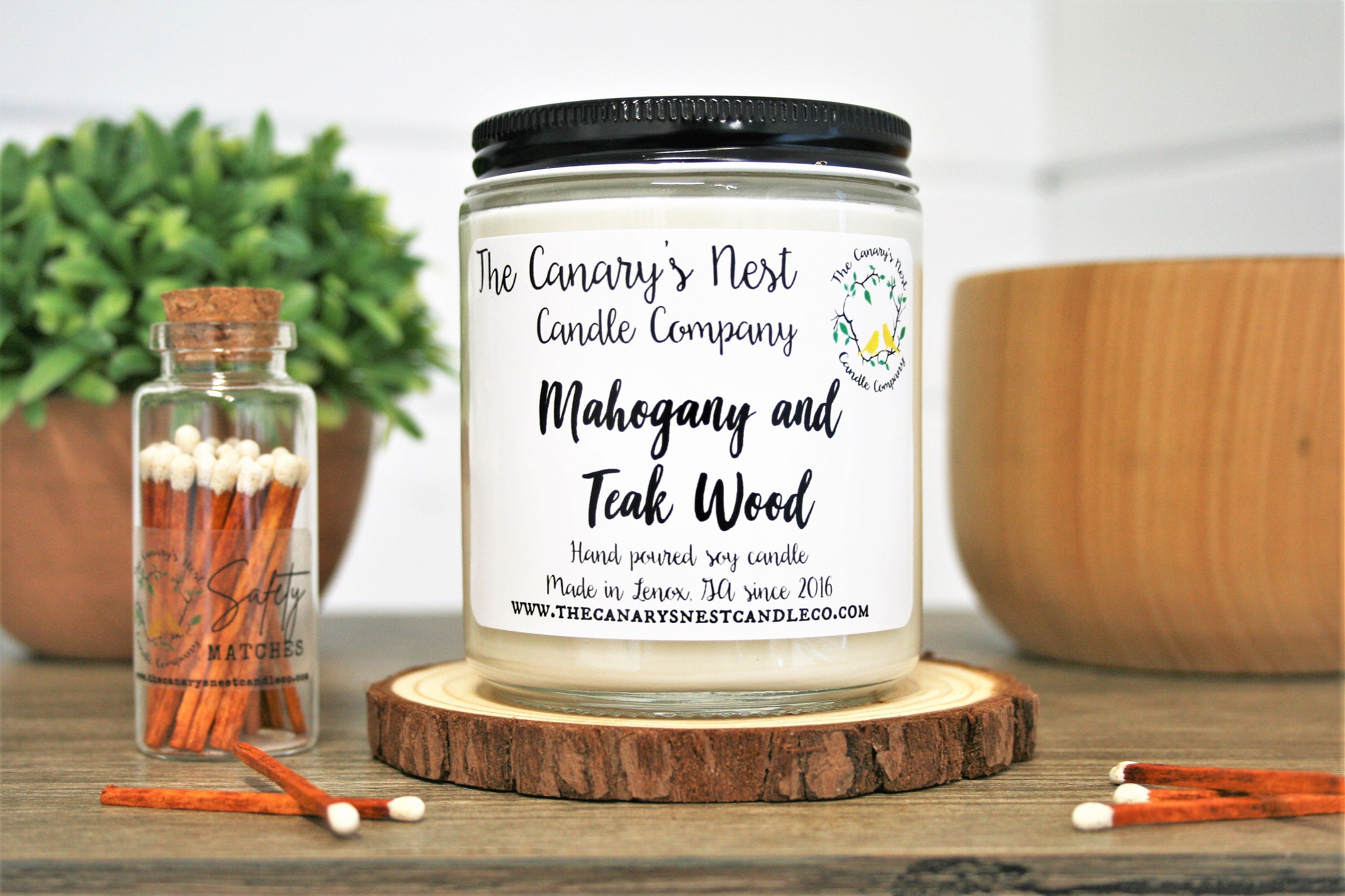 Mahogany & Teakwood 12 Oz Soy Candle 