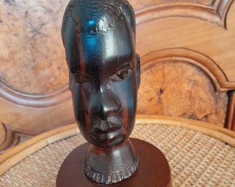 Afrikaanse sculptuur, Afrikaanse man hoofd in makassar ebbenhout daterend uit de jaren 50, Afrikaanse kunst houten objectdecoratie