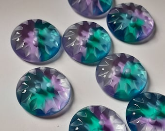 8 boutons bleu violet irisés ,  stock magasin français de couture des années 50, boutons pour chemisiers ou tricots vintage