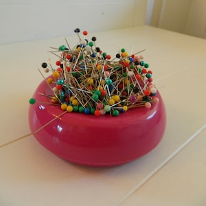 PIN CUSHION:  Grabbit Magnetic Pinchushion in Purple, Red, Pink, Lavender, Green and Blue