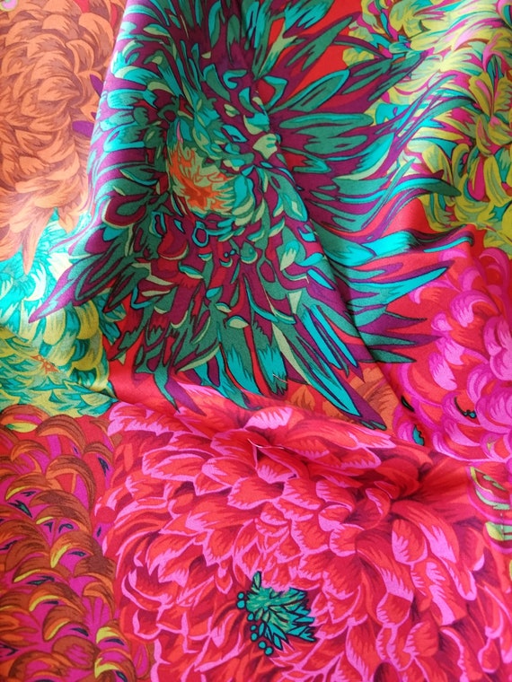FABRIC: Japanese Chrysanthemum SCARLET by Philip Jacobs for | Etsy