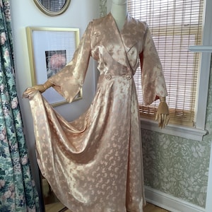 Vintage Styled by Saybury 1940s silk satin dressing gown, small