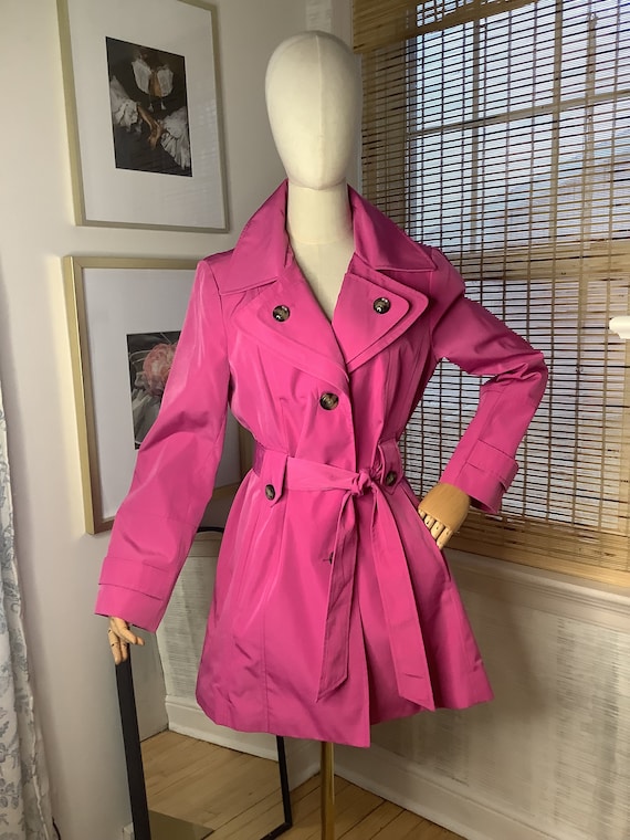 90s bright pink modern London Fog belted trench, m