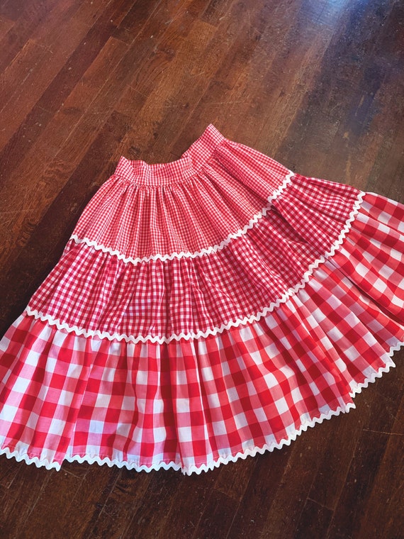 Vintage 1950s/60s Red Gingham and Rickrack Square