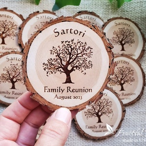 Bulk Family Tree Reunion Favors Engraved Wooden Magnets Rustic log slice Refrigerator magnets Family Gathering memento live edge wood slices