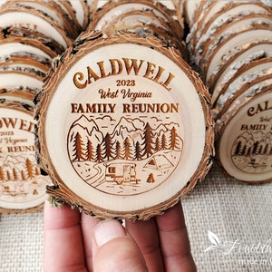 Personalized Family Gathering Mementos Engraved Family Reunion Wooden Magnets Rustic Forest tree slice Fridge magnets Family Tree Favors