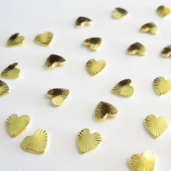 Gold Heart Shield with Lines 3D Nail Decoration Parts, 5mm, Art Deco Heart Nail Art Supplies