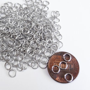 0.8 x 5mm Silver Open Jump Rings, 21 gauge, Round Link Connectors Jewelry Findings.  Japan Import.