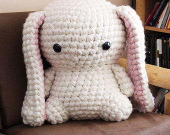 FREE crochet pattern – Stuffed animal, big eared Bunny