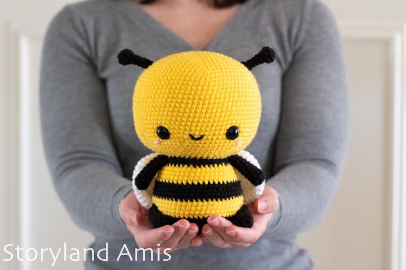 PDF Amigurumi Bumble Bee Crochet PATTERN image 1