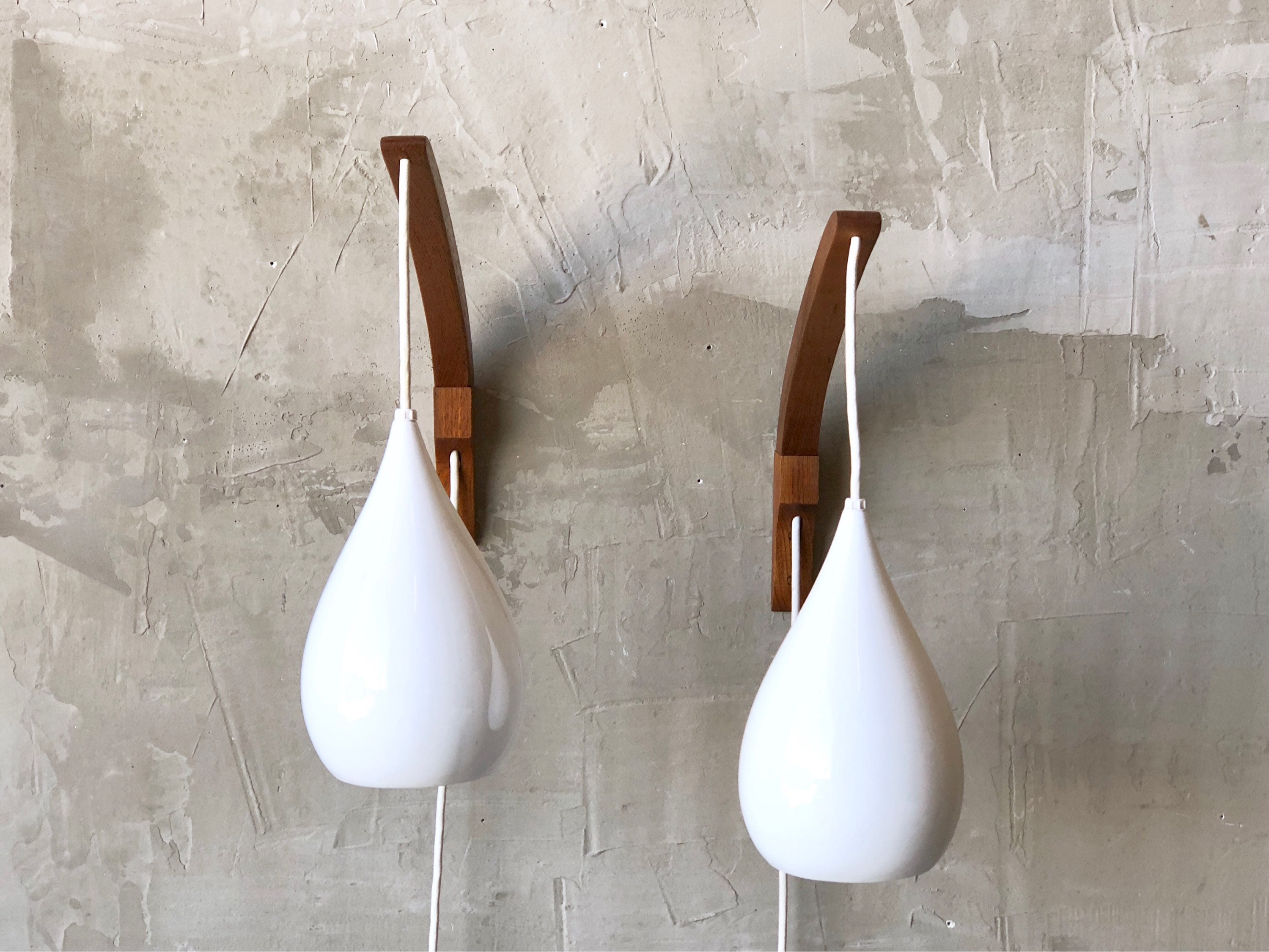 Wall Mount Pendant Lamps