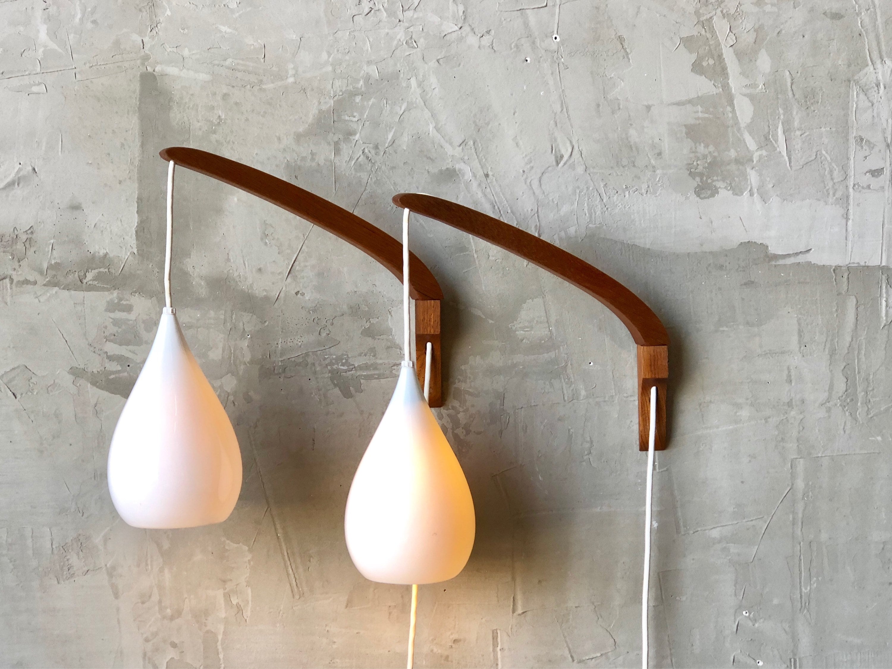 Wall Mount Pendant Lamps