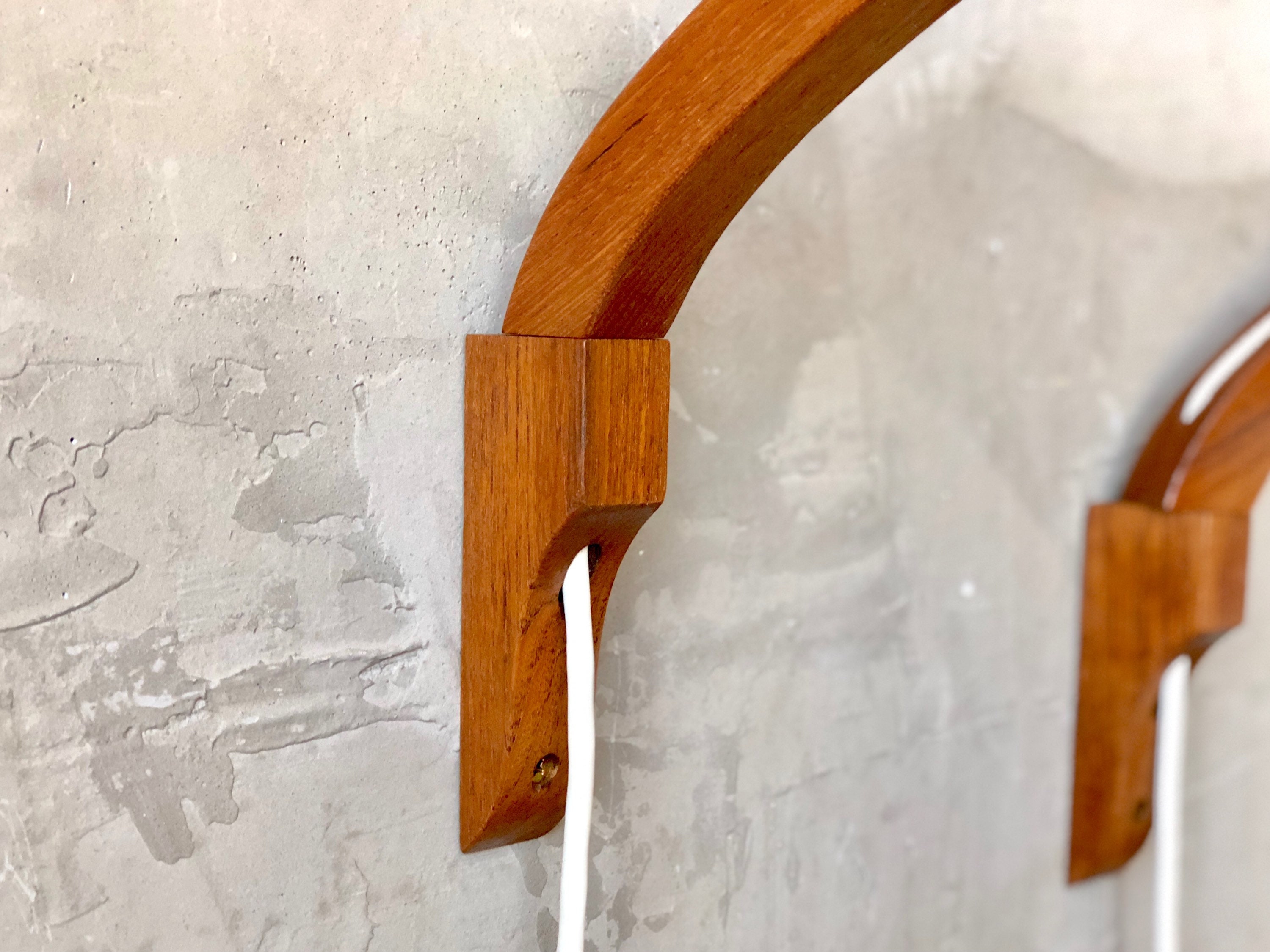 Wall Mount Pendant Lamps